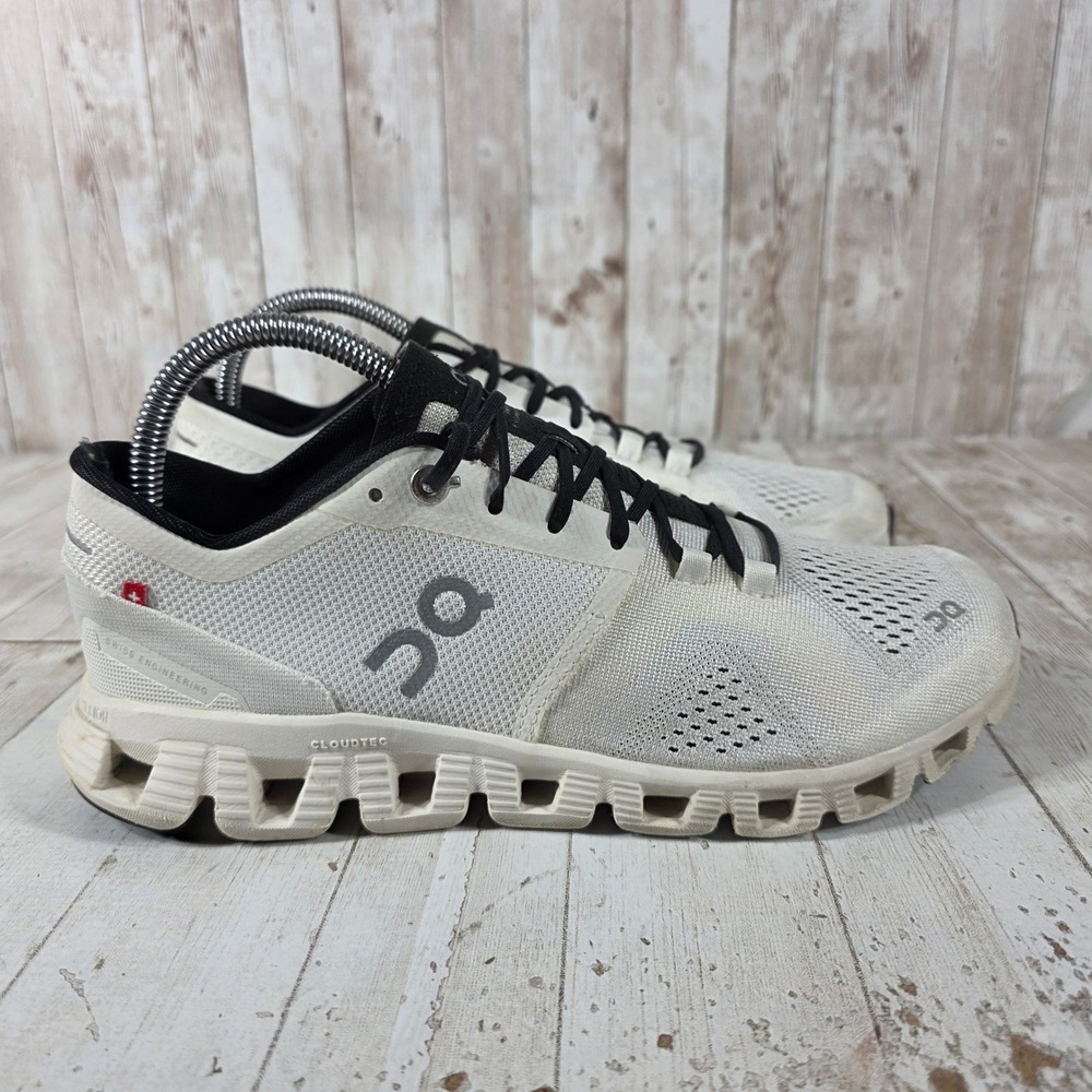 On Cloud X Womens Running Shoes White Black 40.99702 Size 8